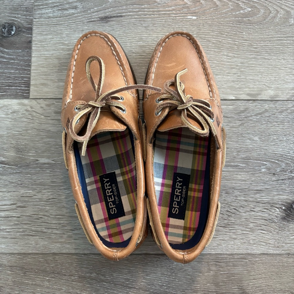 Sperry women’s boat shoes - Picture 2 of 5